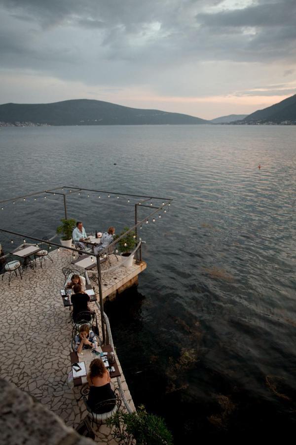 Hotel Carrubba Donja Lastva Exterior photo