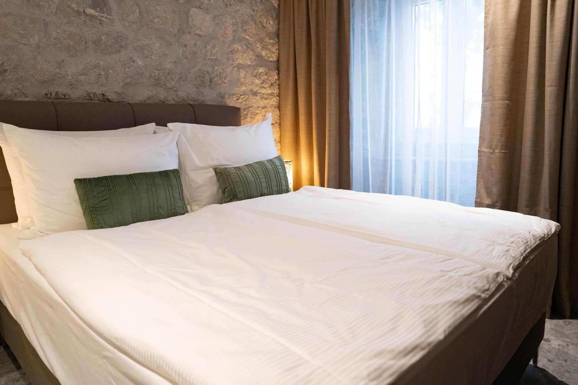 Hotel Carrubba Donja Lastva Room photo